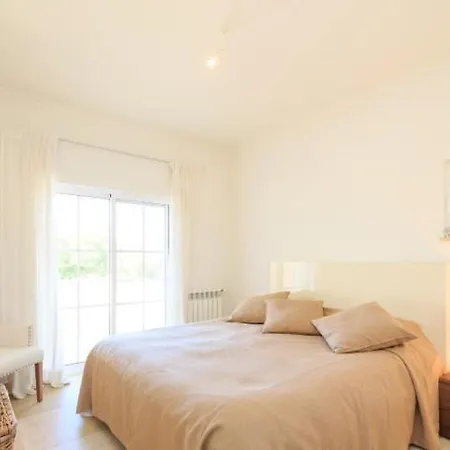 Sleeps 10 Pool Air Con Wifi Vila