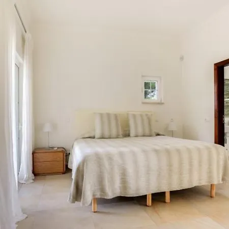 Sleeps 10 Pool Air Con Wifi Cavacos